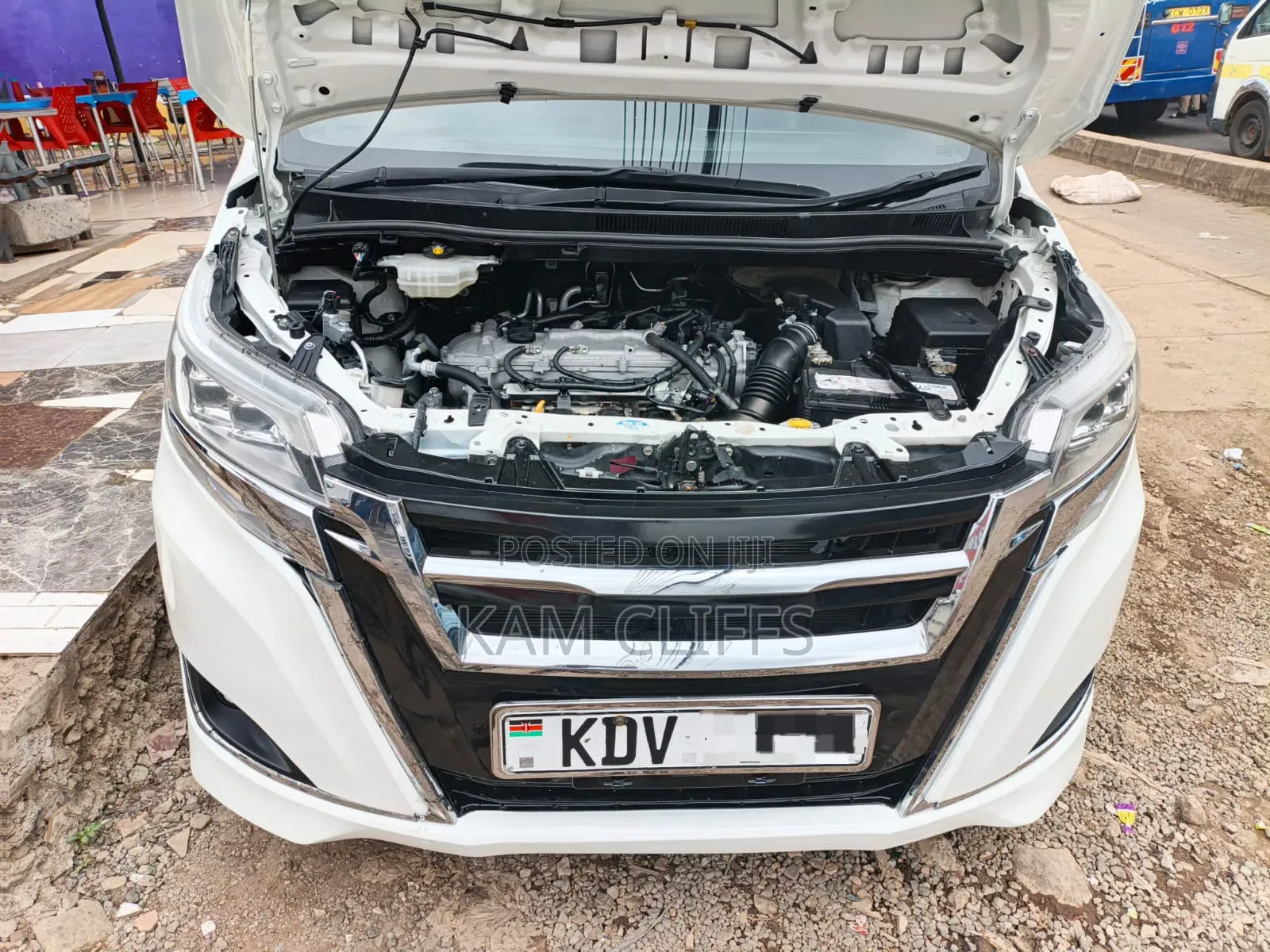 Toyota Esquire 2018 Off white