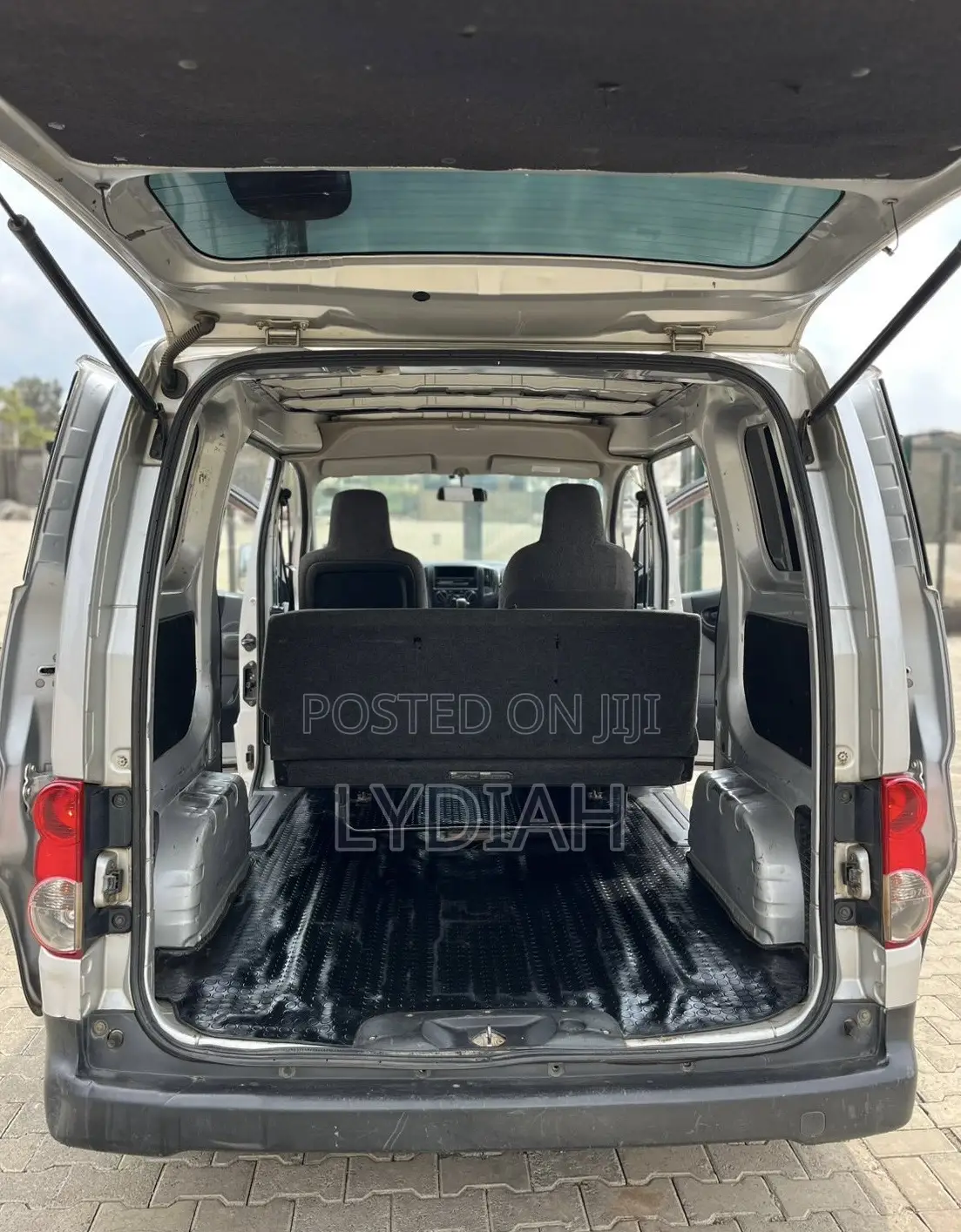 Nissan NV200 2009 Silver