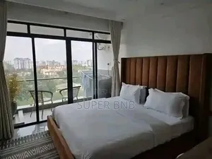 Airbnb Apartment Is Located Near Valley Arcade.