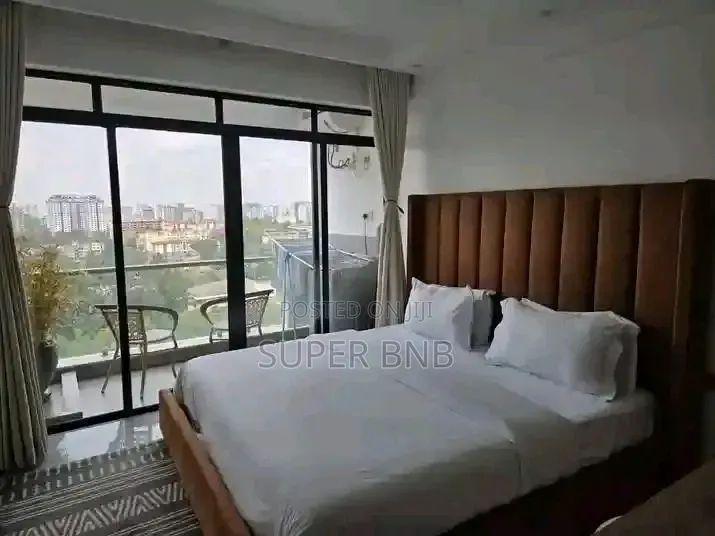 Airbnb Apartment Is Located Near Valley Arcade.