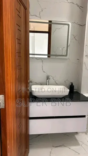Stunning 1 Bedroom Airbnb Apartment in Westlands Nairobi Sarit Centre