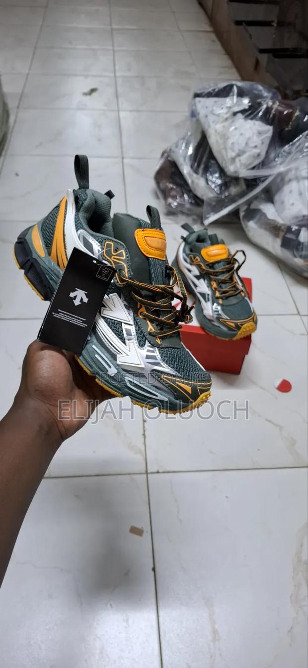 Off-White Quality Leather Sneakers/Shoes - thumbnail 2