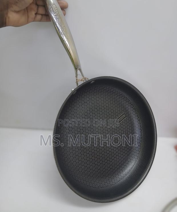 Uakeen 28cm Honeycomb-Textured Non-Stick Surface Frying Pan W/ a Lid - thumbnail 3