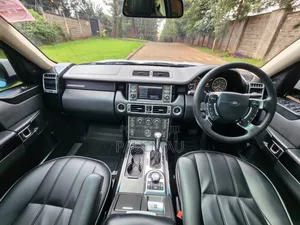 Land Rover Discovery 2010 White