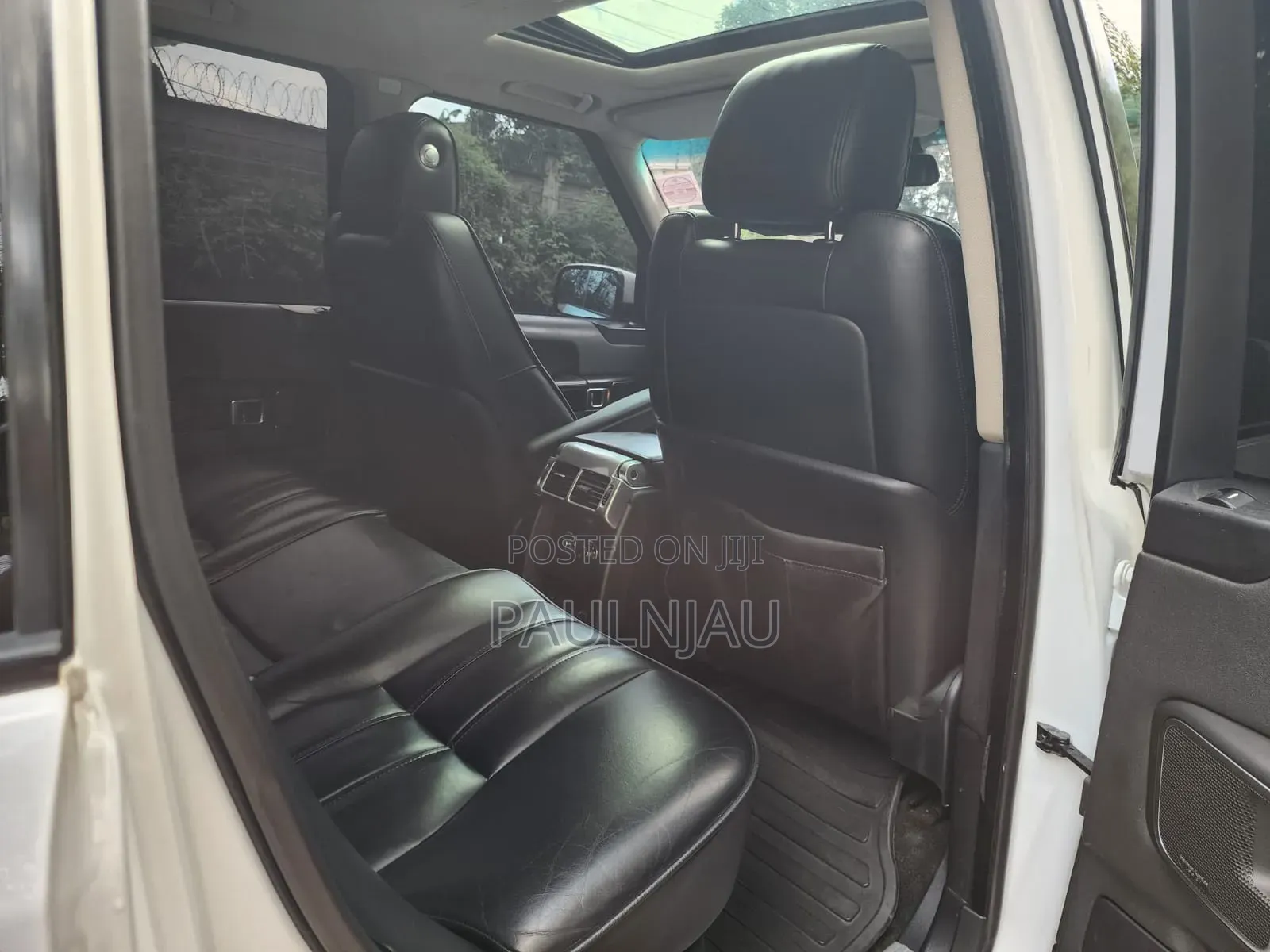 Land Rover Discovery 2010 White
