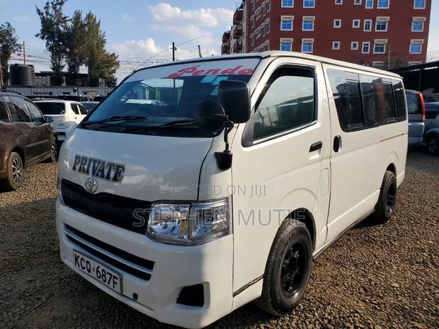 Toyota HiAce 2011 White - thumbnail 4