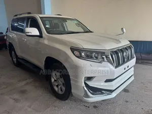 Toyota Land Cruiser Prado 2017 White