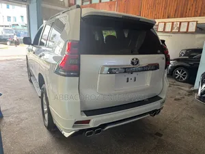 Toyota Land Cruiser Prado 2017 White