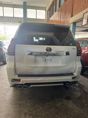 Toyota Land Cruiser Prado 2017 White