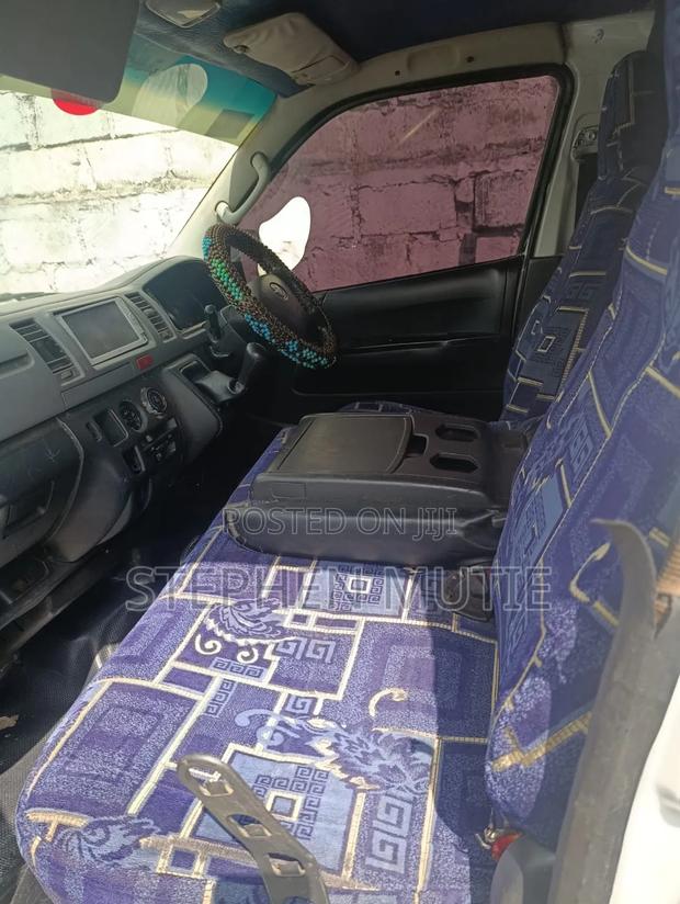 Toyota HiAce 2011 White - thumbnail 6