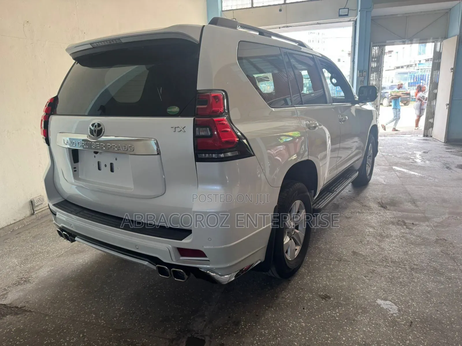 Toyota Land Cruiser Prado 2017 White