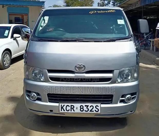 Toyota HiAce 2012 Silver