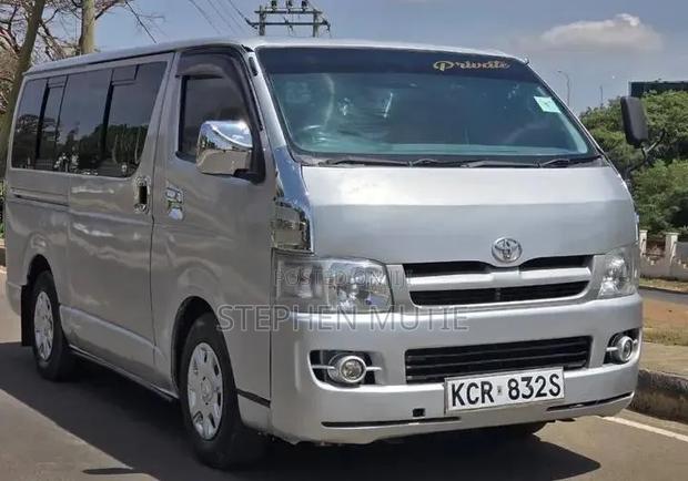 Toyota HiAce 2012 Silver - thumbnail 3