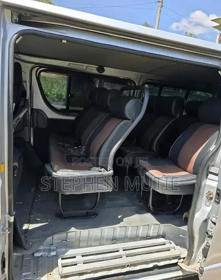 Toyota HiAce 2012 Silver