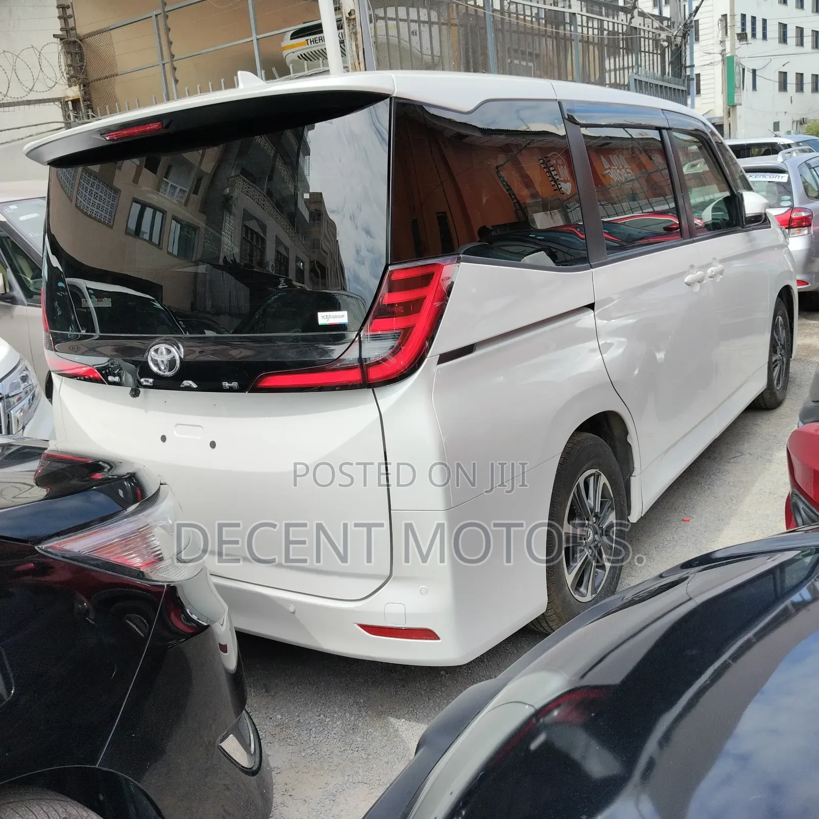 Toyota Noah 2022 White