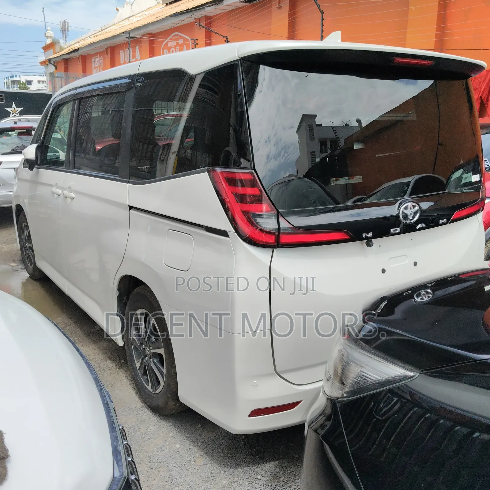 Toyota Noah 2022 White
