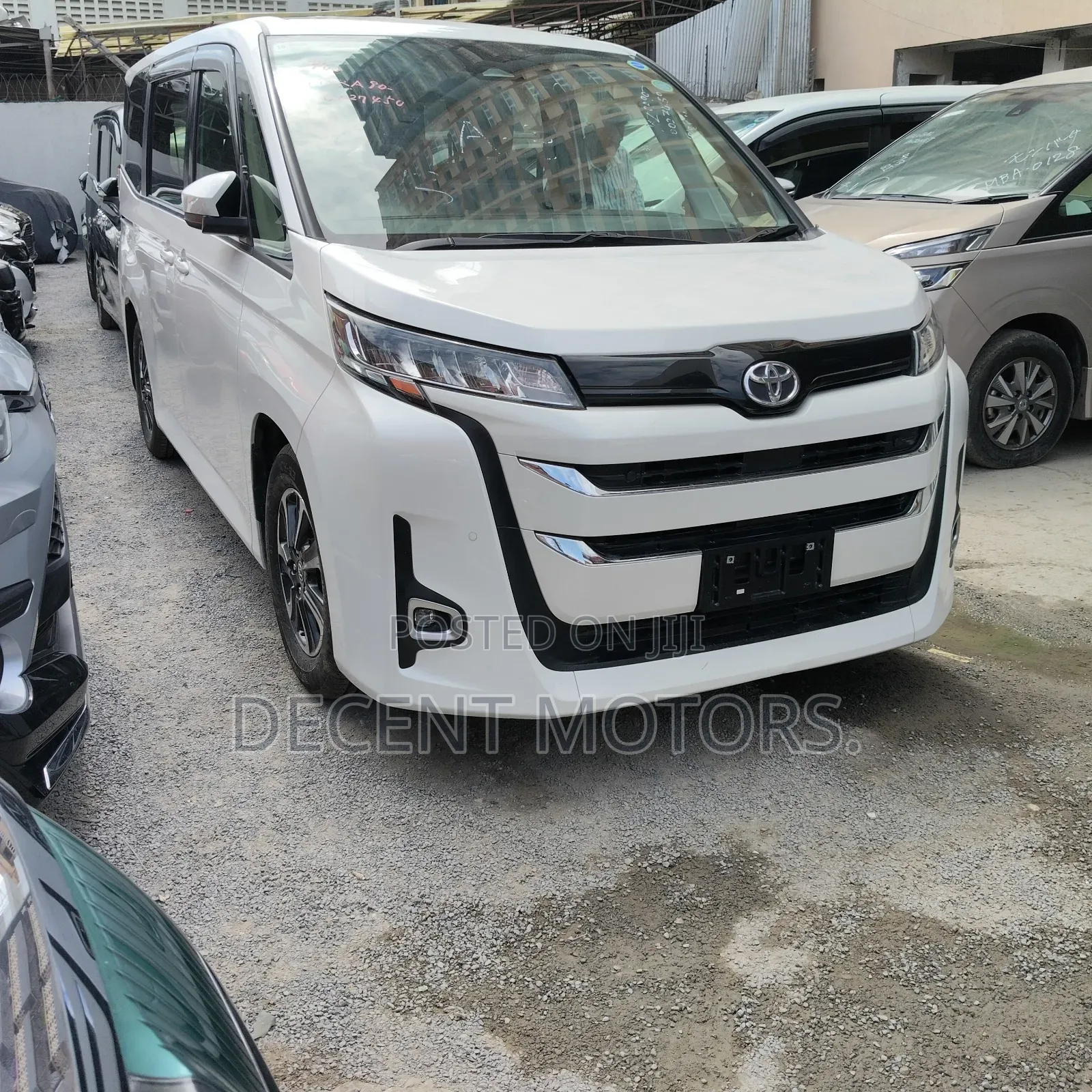 Toyota Noah 2022 White