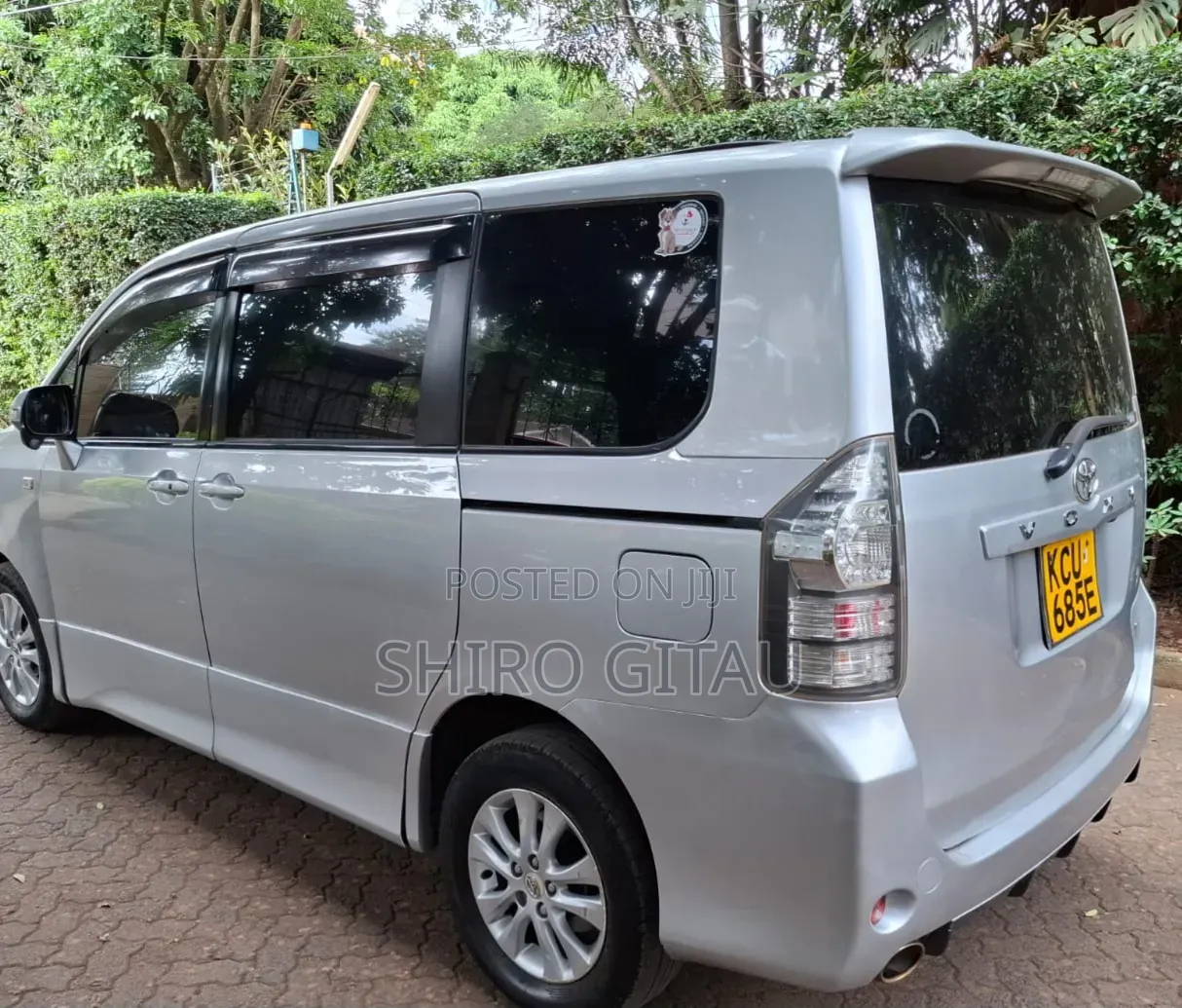 Toyota Voxy 2012 Silver