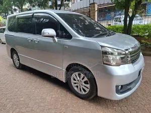 Toyota Voxy 2012 Silver