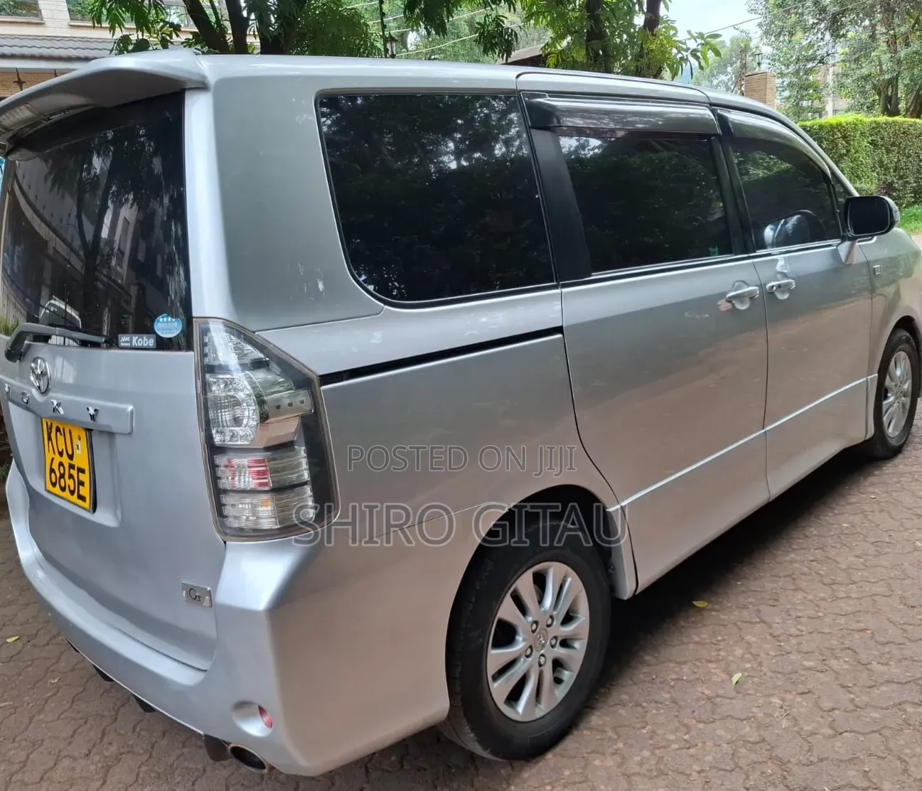 Toyota Voxy 2012 Silver