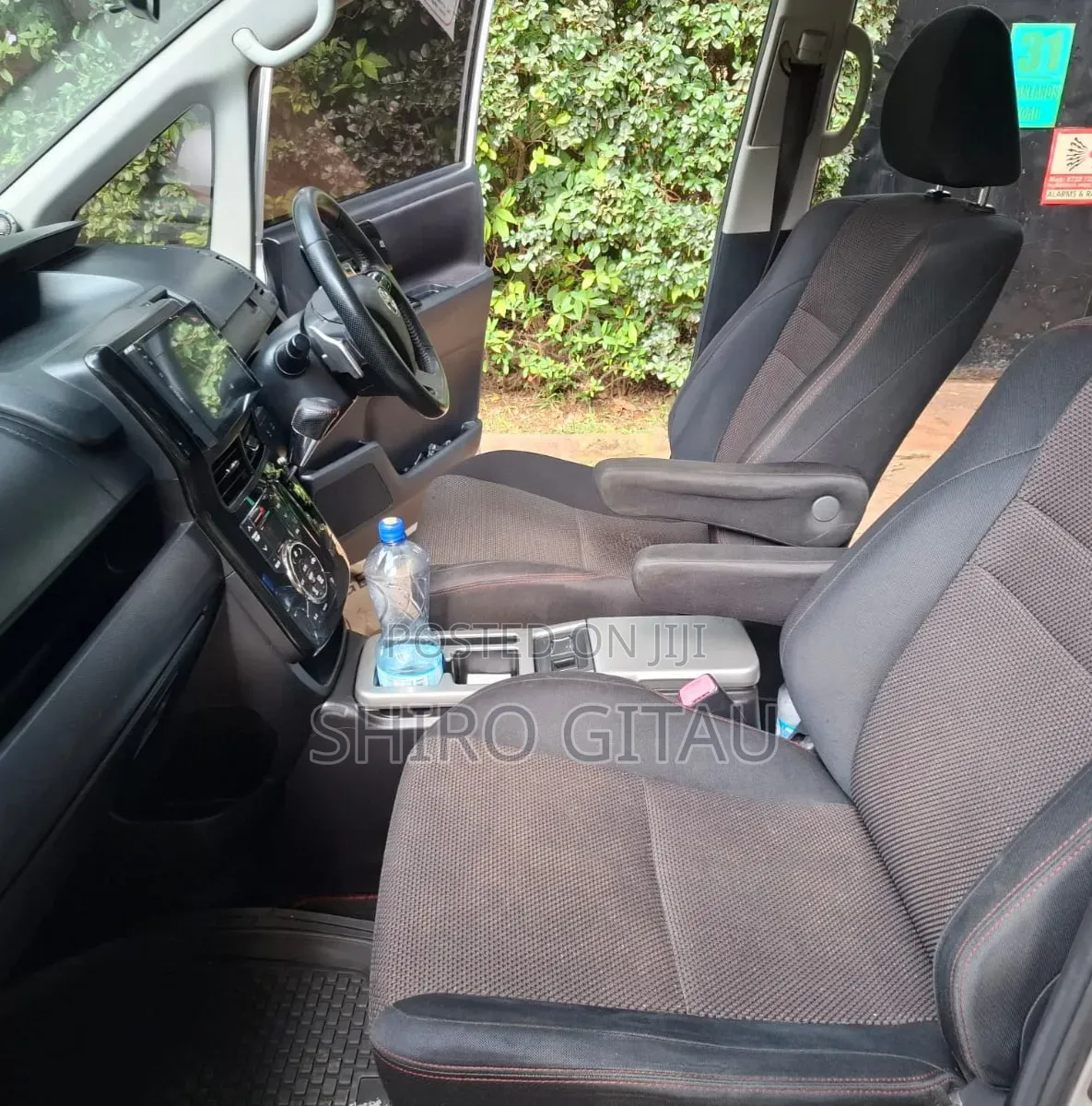 Toyota Voxy 2012 Silver