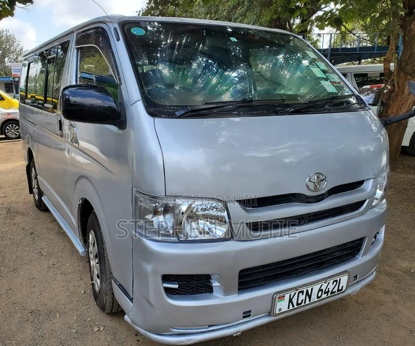Toyota HiAce 2011 White