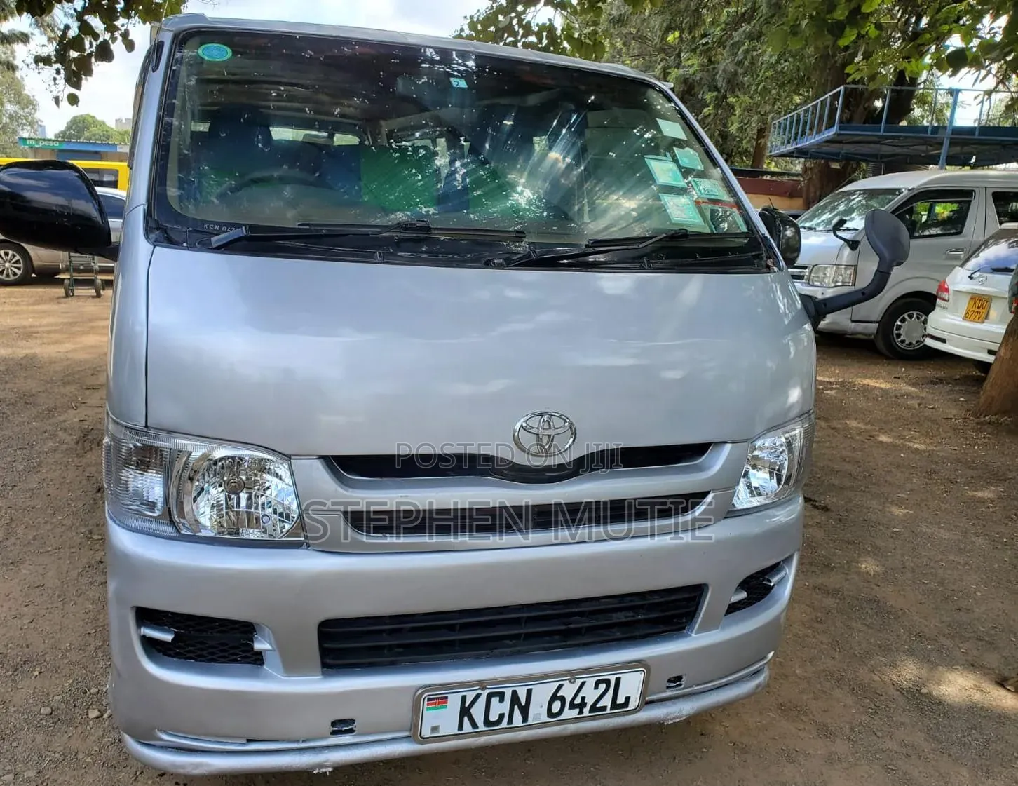 Toyota HiAce 2011 White
