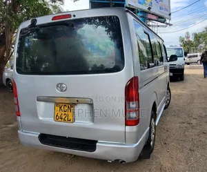 Toyota HiAce 2011 White