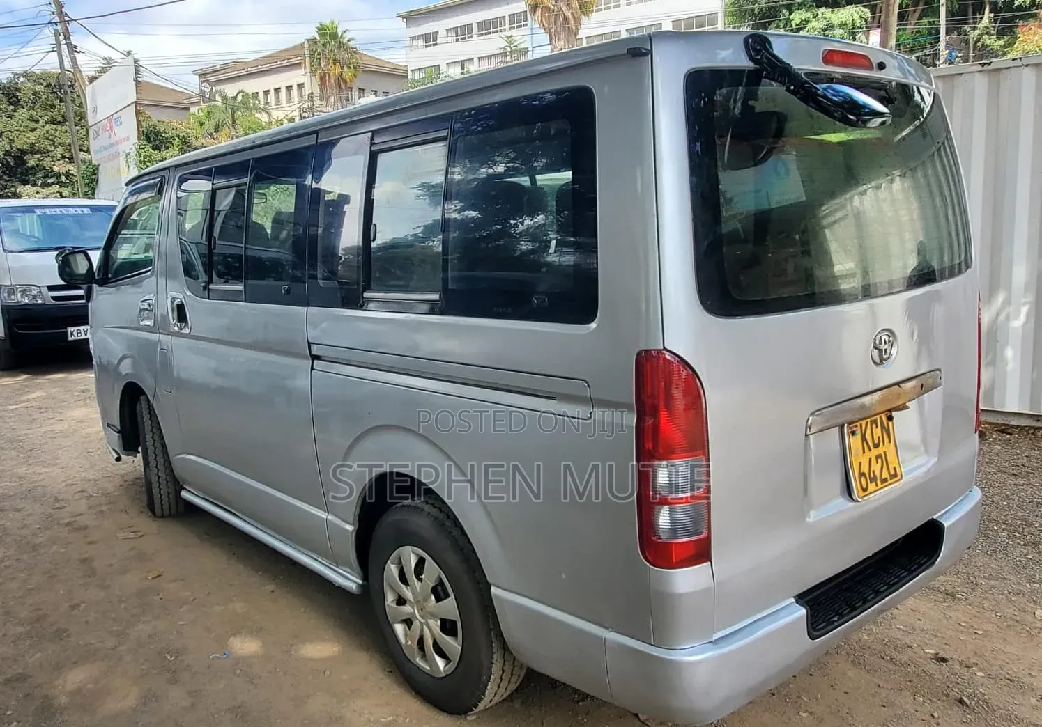Toyota HiAce 2011 White