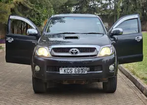 Toyota Hilux 2011 Black