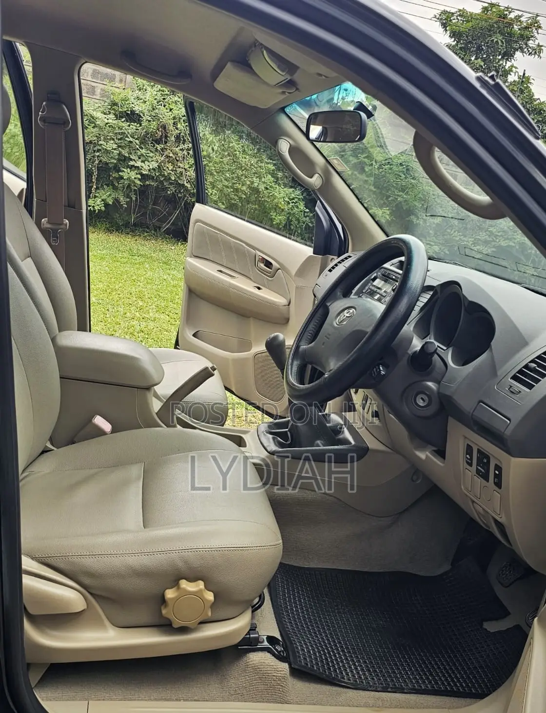 Toyota Hilux 2011 Black