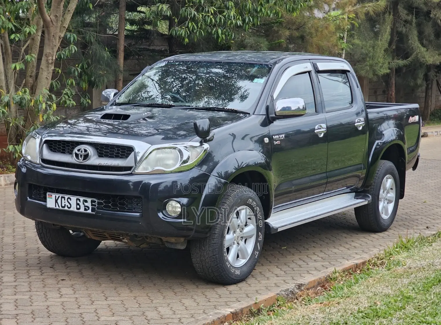 Toyota Hilux 2011 Black