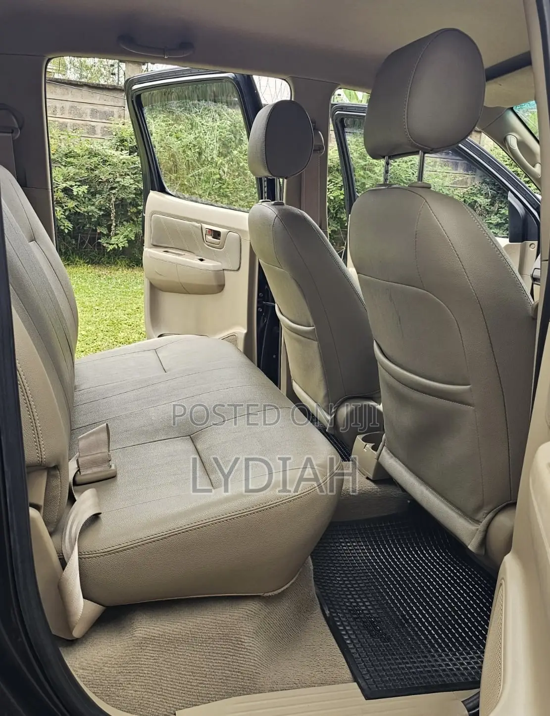 Toyota Hilux 2011 Black