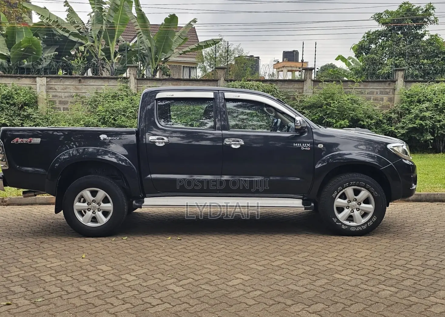 Toyota Hilux 2011 Black