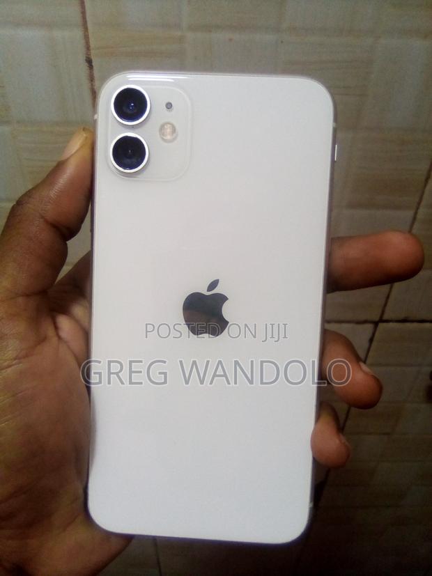 New Apple iPhone 11 256 GB White - thumbnail 2