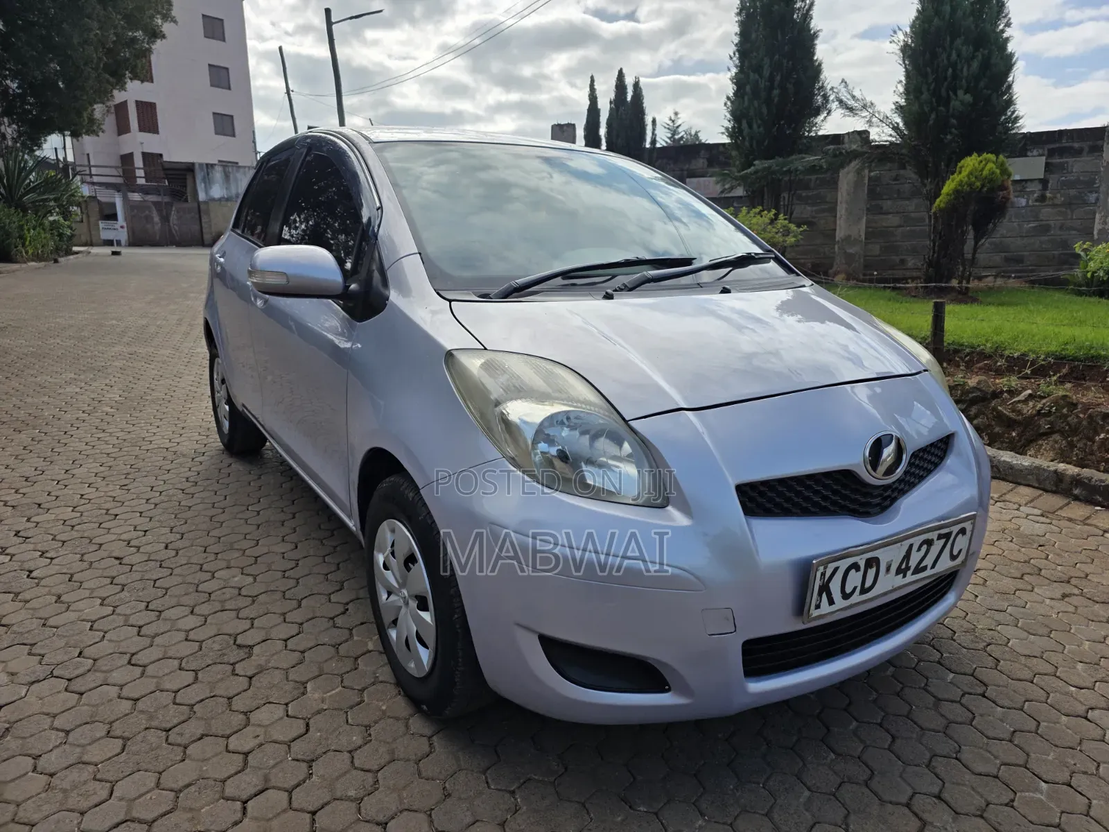 Toyota Vitz 2007 Silver