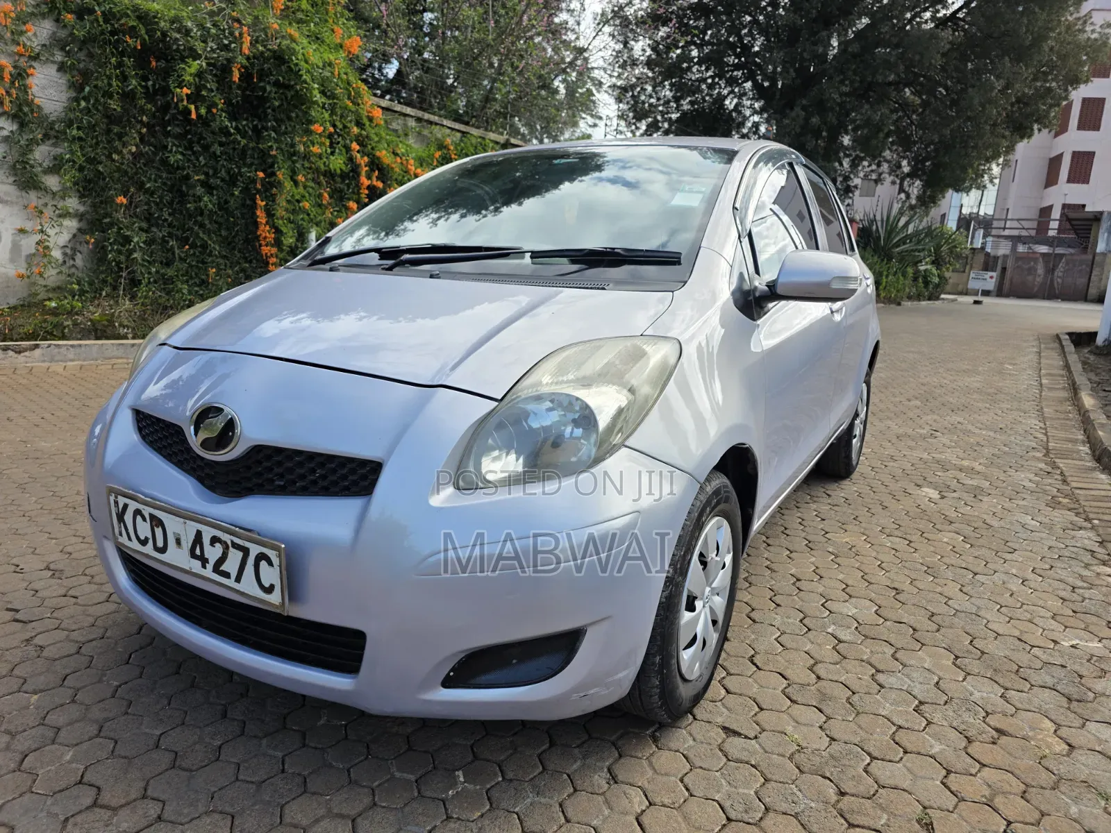 Toyota Vitz 2007 Silver