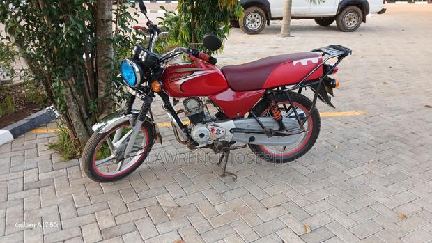 Bajaj Boxer 100 2015 Red