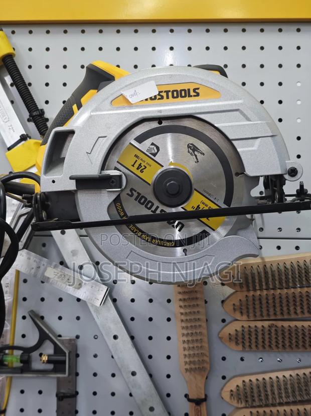 Uyustools Electric Circular Saw.