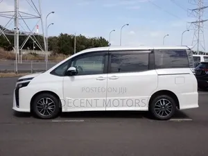 Toyota Voxy 2019 White