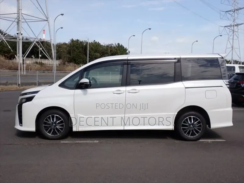Toyota Voxy 2019 White