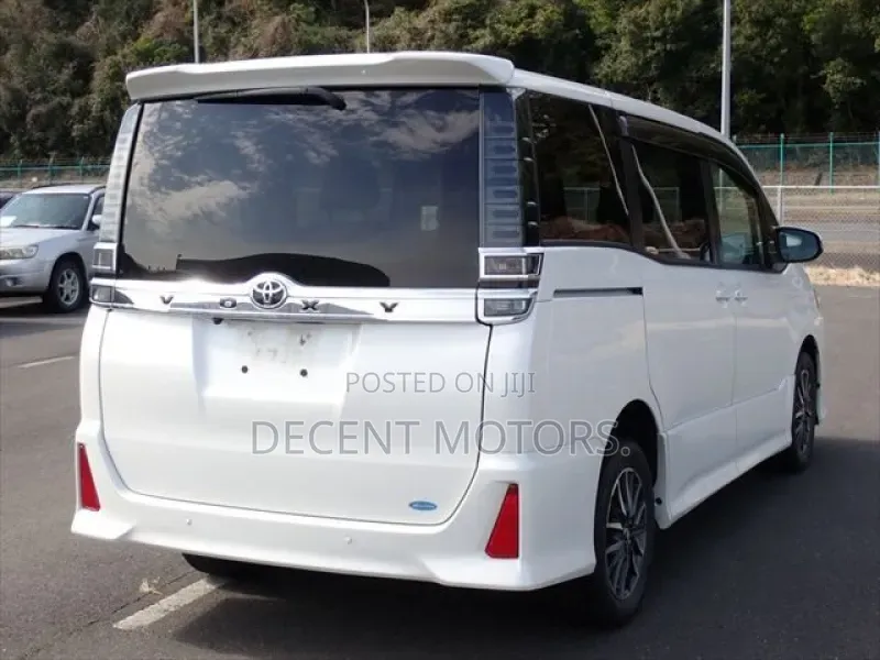 Toyota Voxy 2019 White