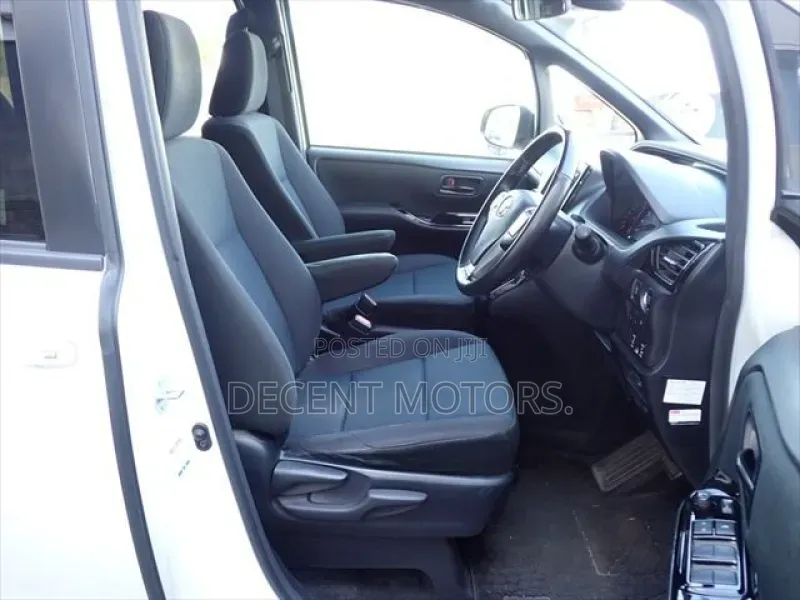 Toyota Voxy 2019 White