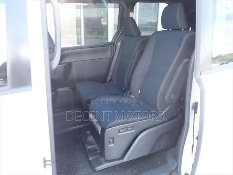 Toyota Voxy 2019 White
