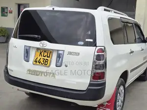 Toyota Succeed SV Premium 2014 White