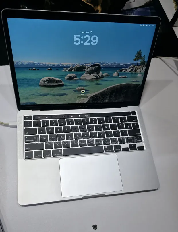 Laptop Apple MacBook Pro 2020 16GB Intel Core i7 SSD 512GB