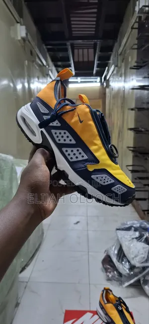 Nike Air Max SNDR Sneakers