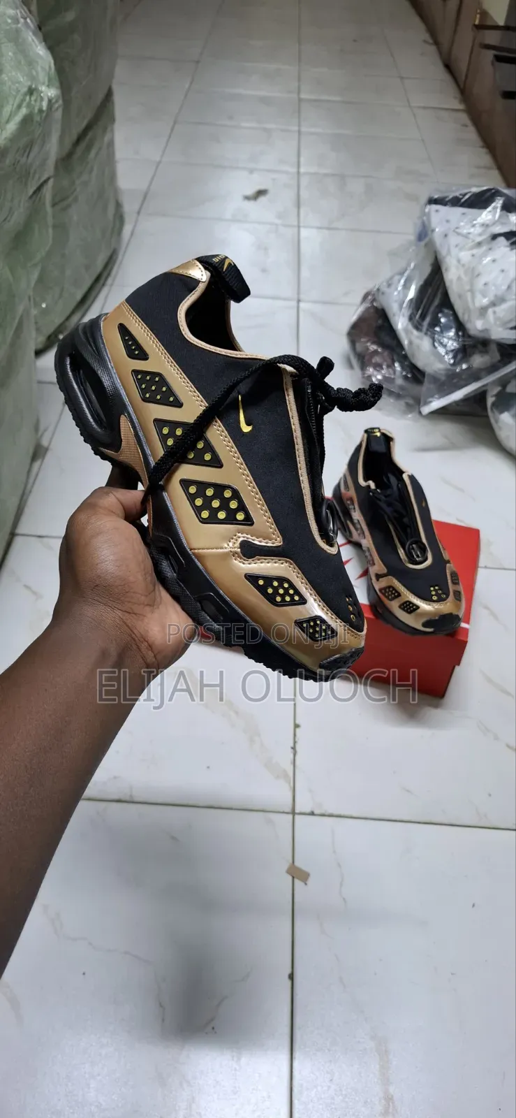 Nike Air Max SNDR Sneakers
