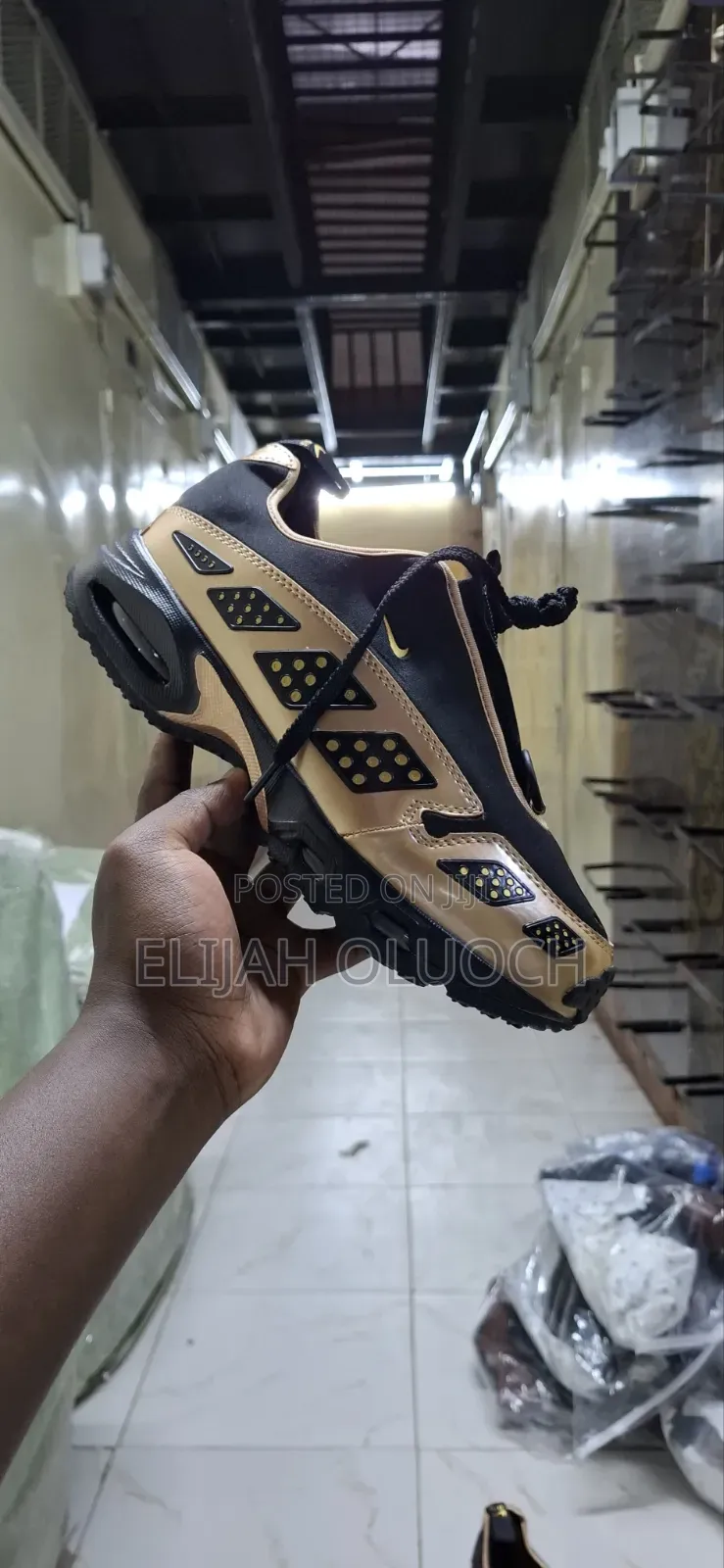 Nike Air Max SNDR Sneakers