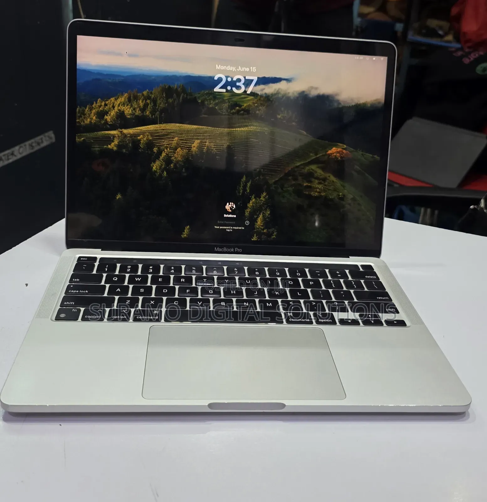 Laptop Apple MacBook Pro 2020 8GB Apple M1 SSD 256GB